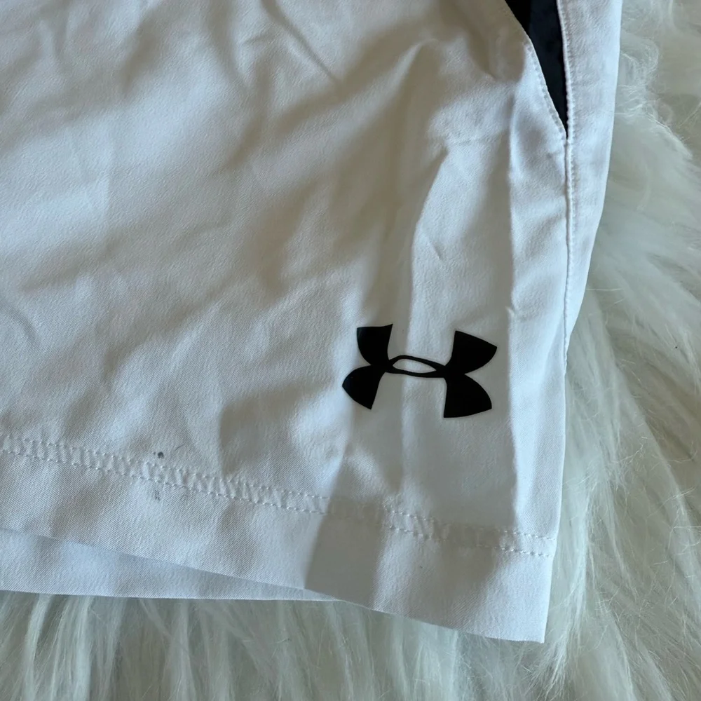 Under Armour | Women’s Medium White and Black Athletic Shorts with Drawstring
